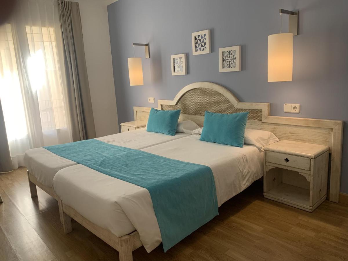 Hostal Hpc Porto Colom Eksteriør billede