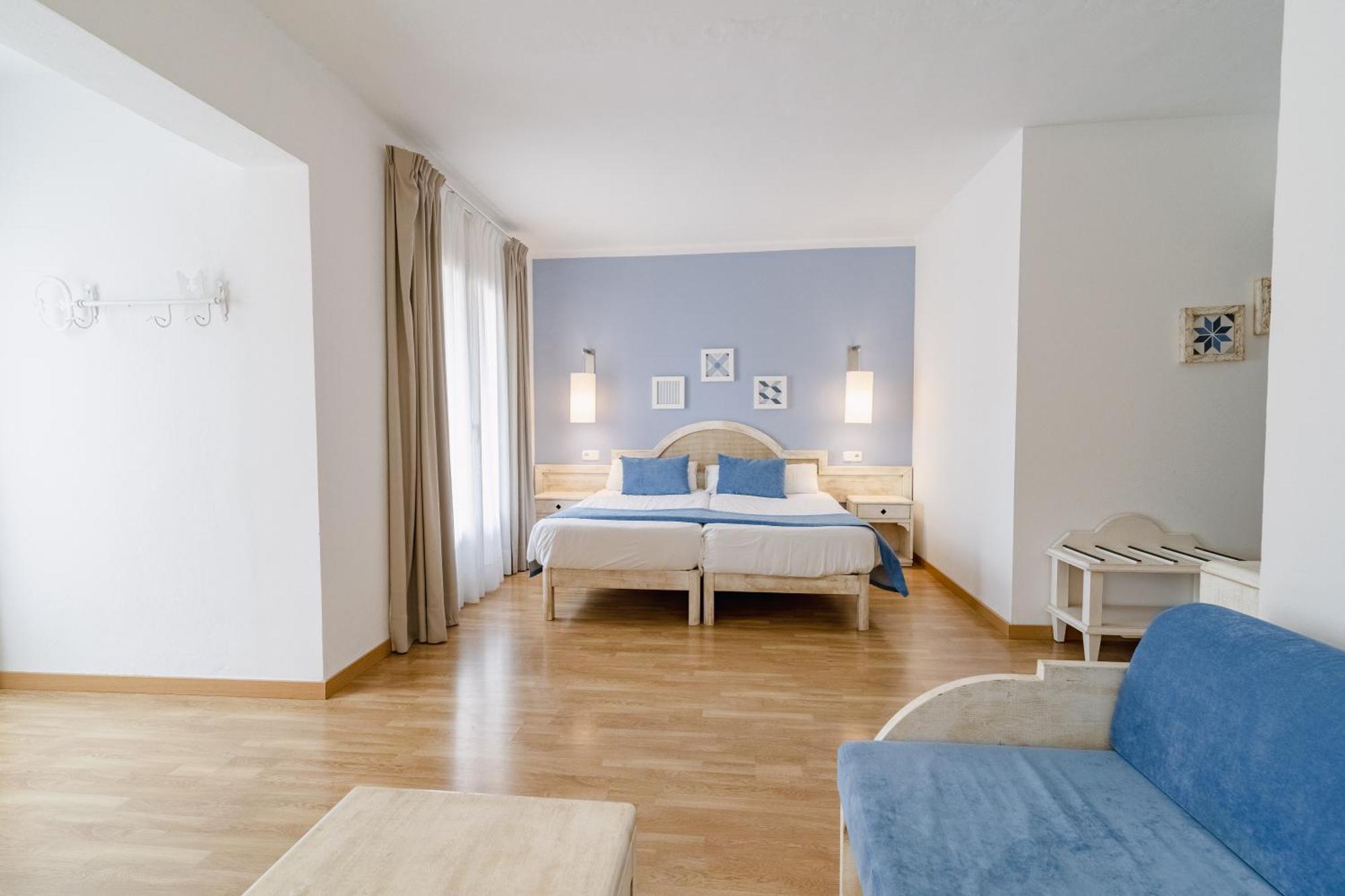 Hostal Hpc Porto Colom Eksteriør billede