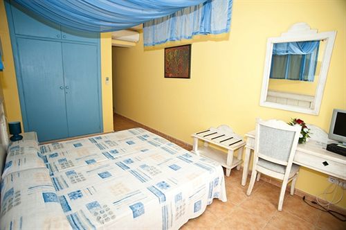 Hostal Hpc Porto Colom Eksteriør billede